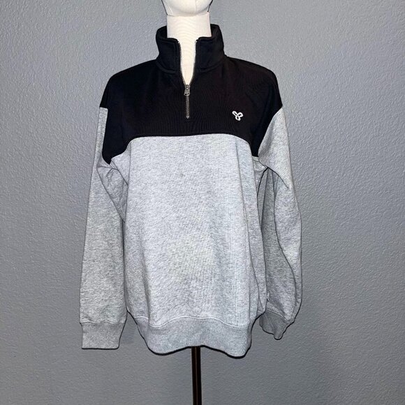 ARITIZIA TNA Quarter Zip - Colorblock Black & Gray - Sweatshirt -NWOT - Size S - Picture 1 of 4